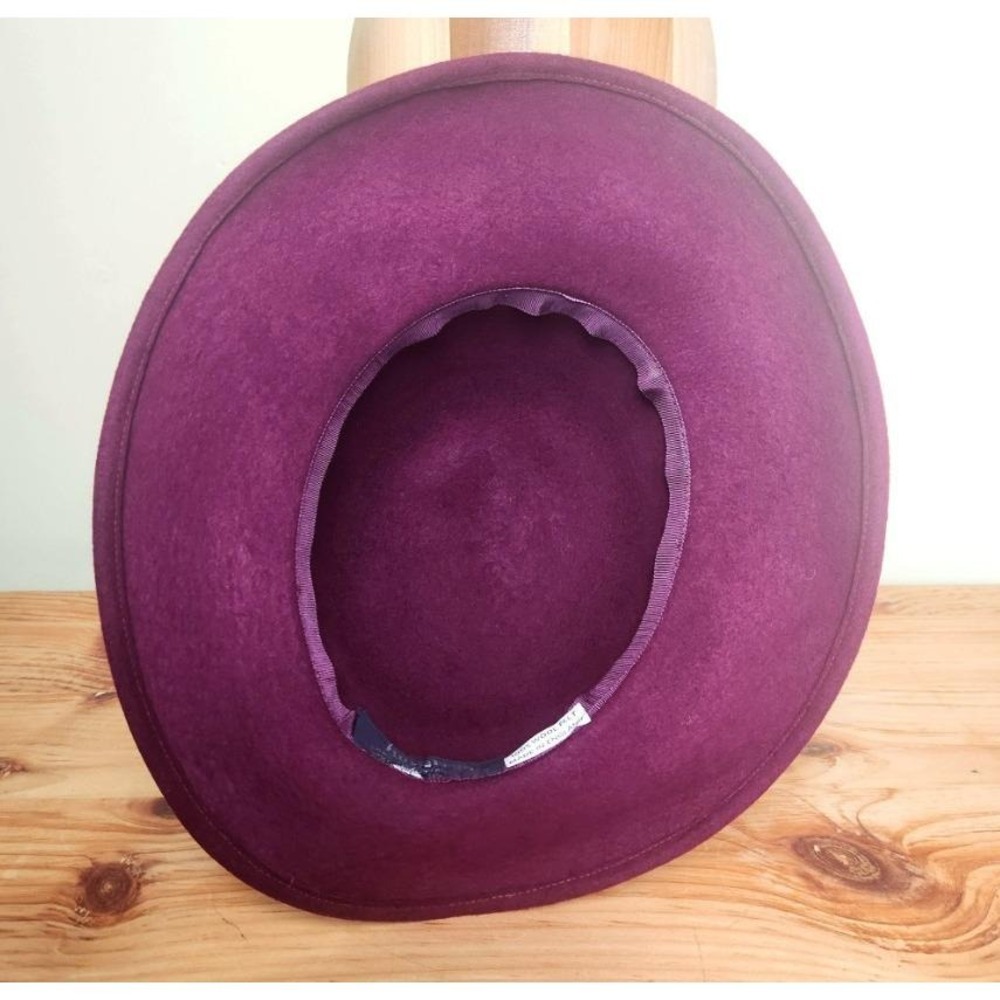 Vintage Burberrys Magenta Purple 100% Wool Felt Cloche Hat Made in England Box - Picture 8 of 9